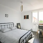 Appartement 3 Chambres, Climatisation, Parking, Proche Centre Ville Et Plage