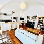 Courbet\'S Bachelor Pad