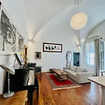 Courbet\'S Bachelor Pad