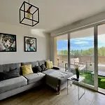 Le Strada- Terrace And Central Position!