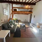 Beautiful Apartment In The Middle Of Town