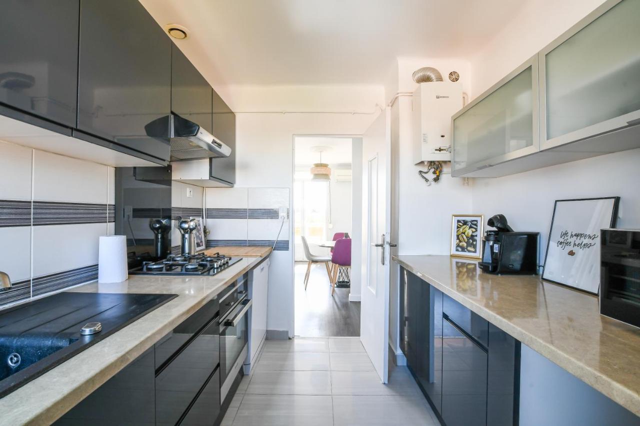 3 Chambres, Climatisation, Parking, Proche Centre Et