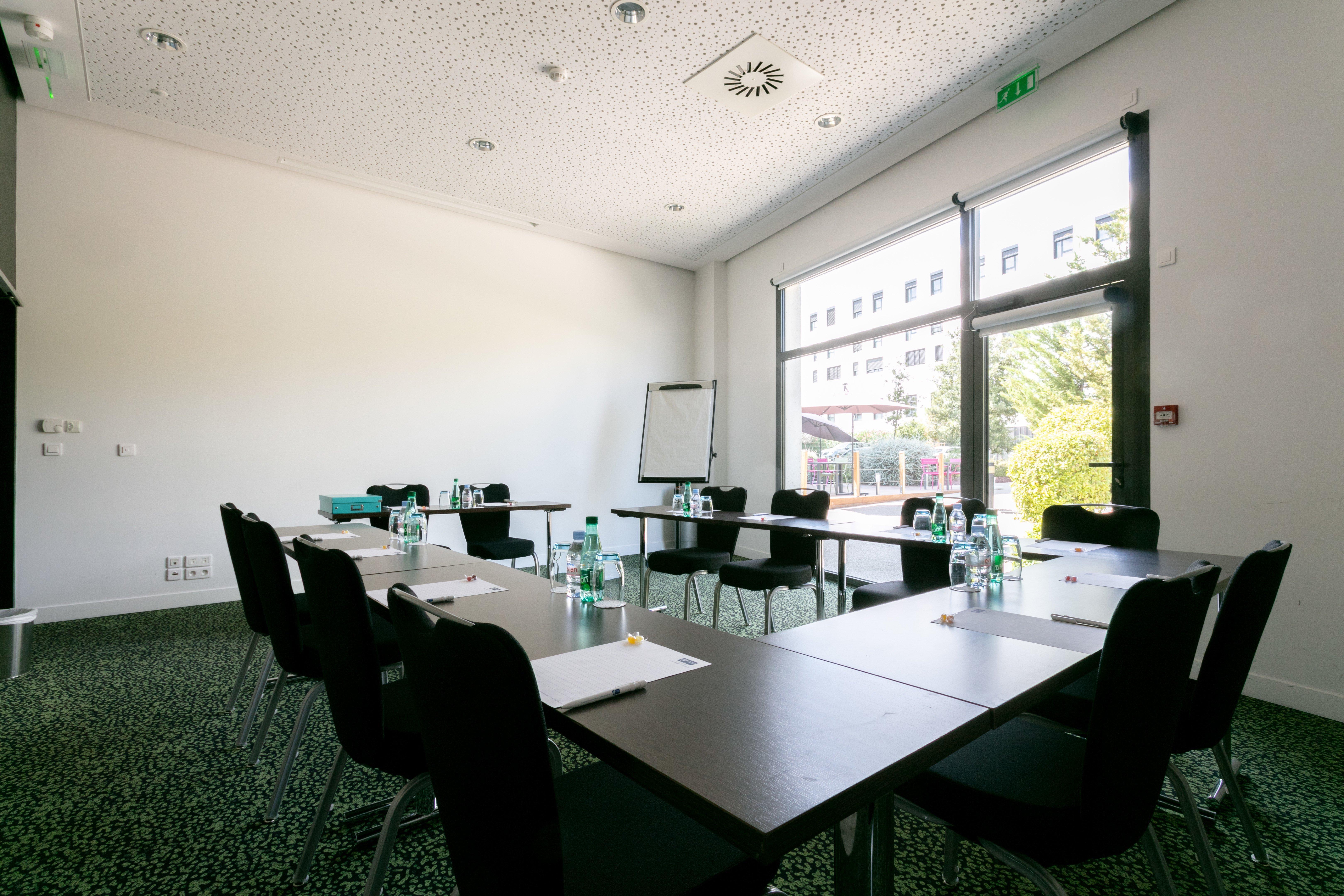 Hotel Express - Odysseum, An Ihg Montpellier