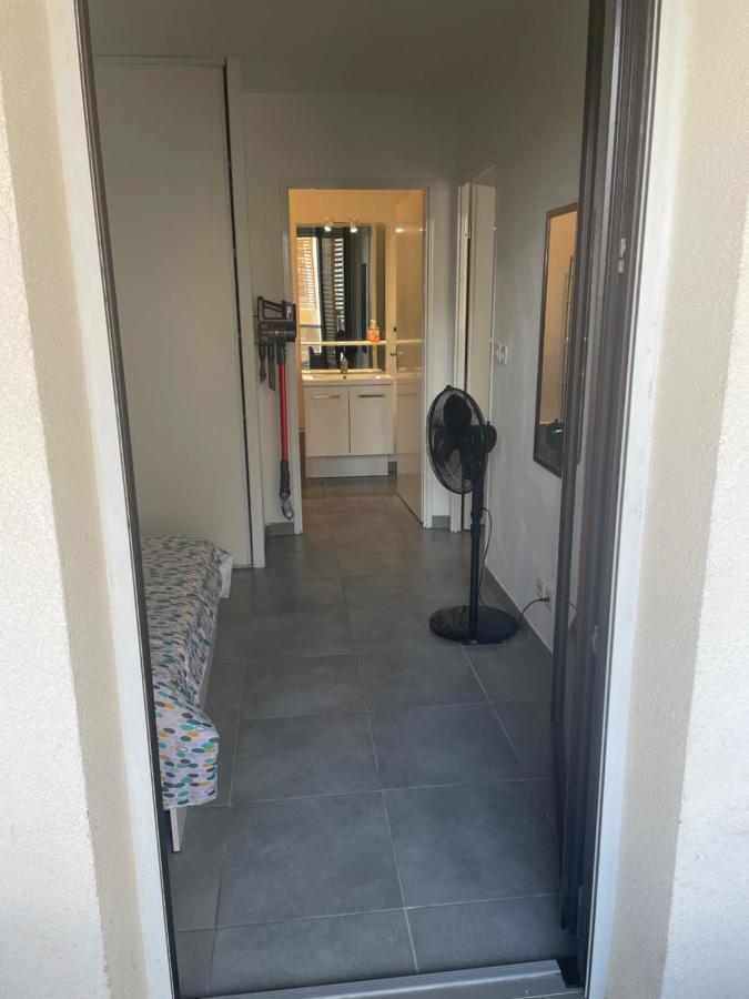F2 50 M2 Avec Place De Parking En Ss Privative Et Clim Chambre Apartment