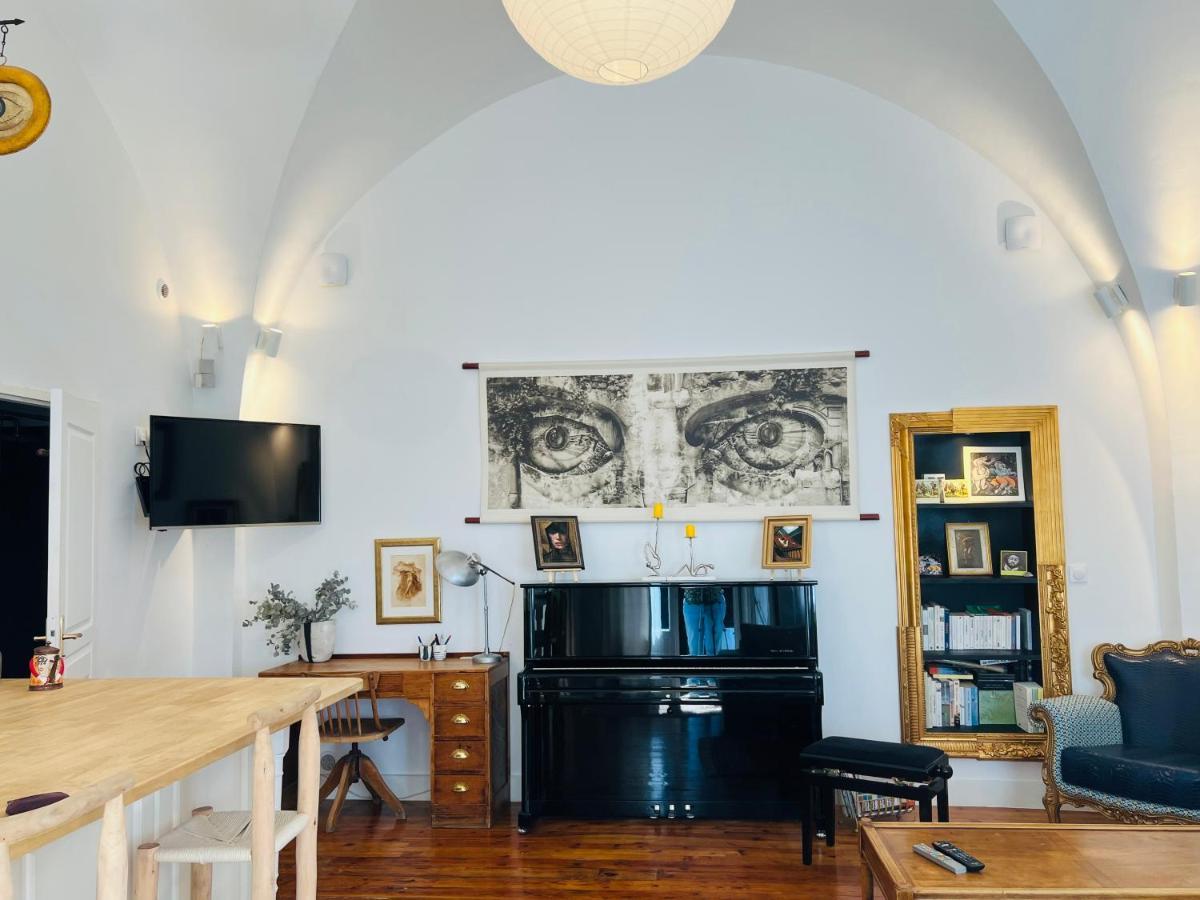 Courbet's Bachelor Pad Apartment Montpellier
