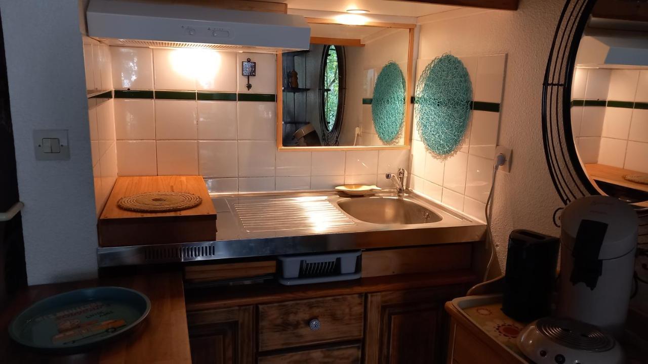 Studio La Boheme Wifi ,fibre, Garage Prive, Jardinet. Rdc. Tram L1 A 400 M Montpellier