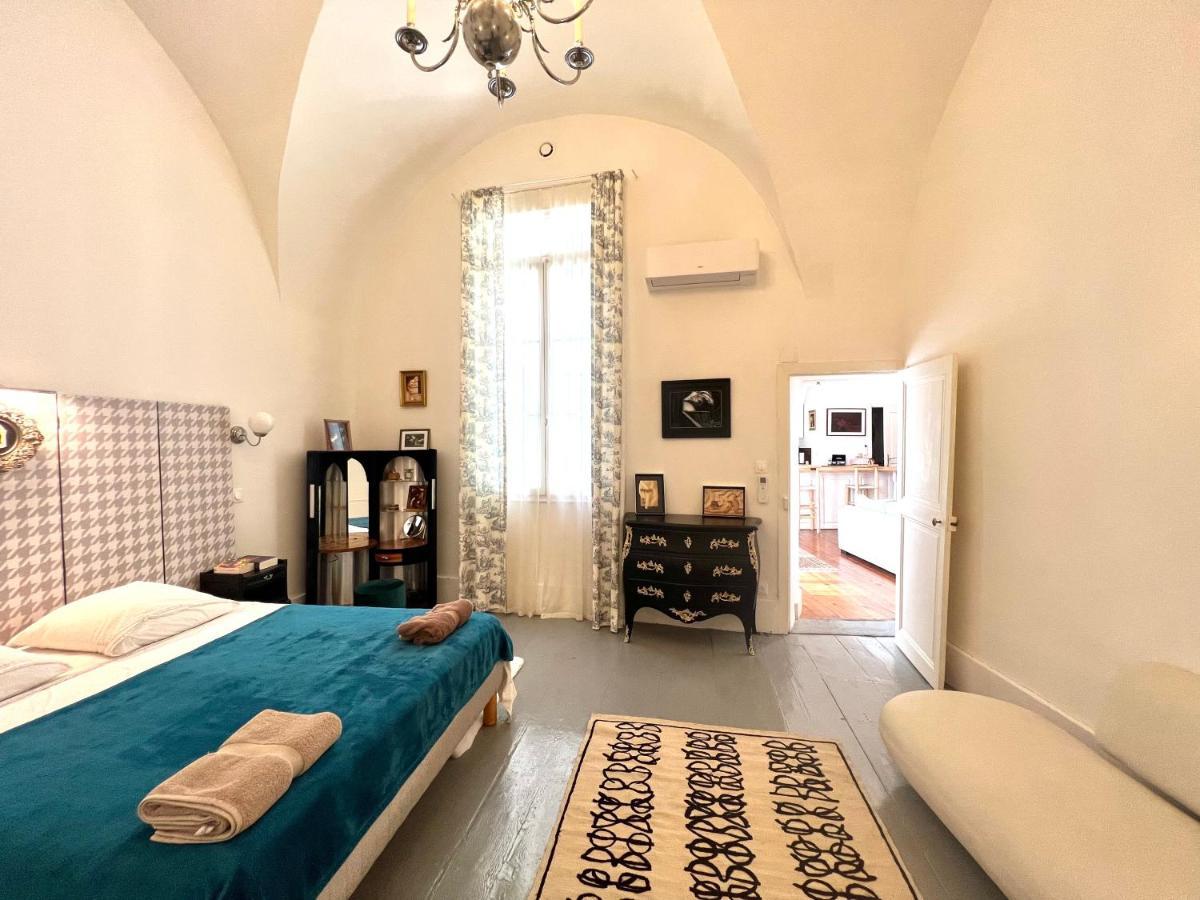 Courbet's Bachelor Pad *