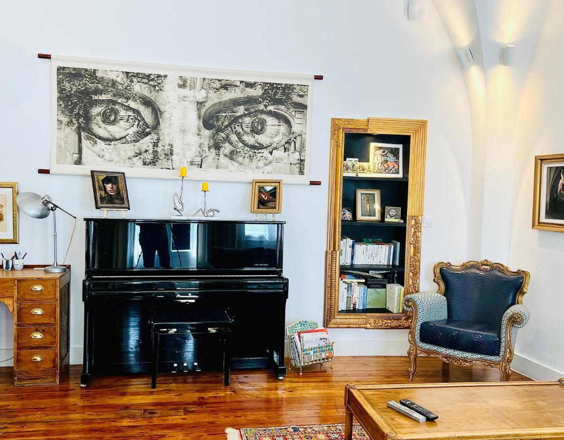 Apartment Courbet's Bachelor Pad