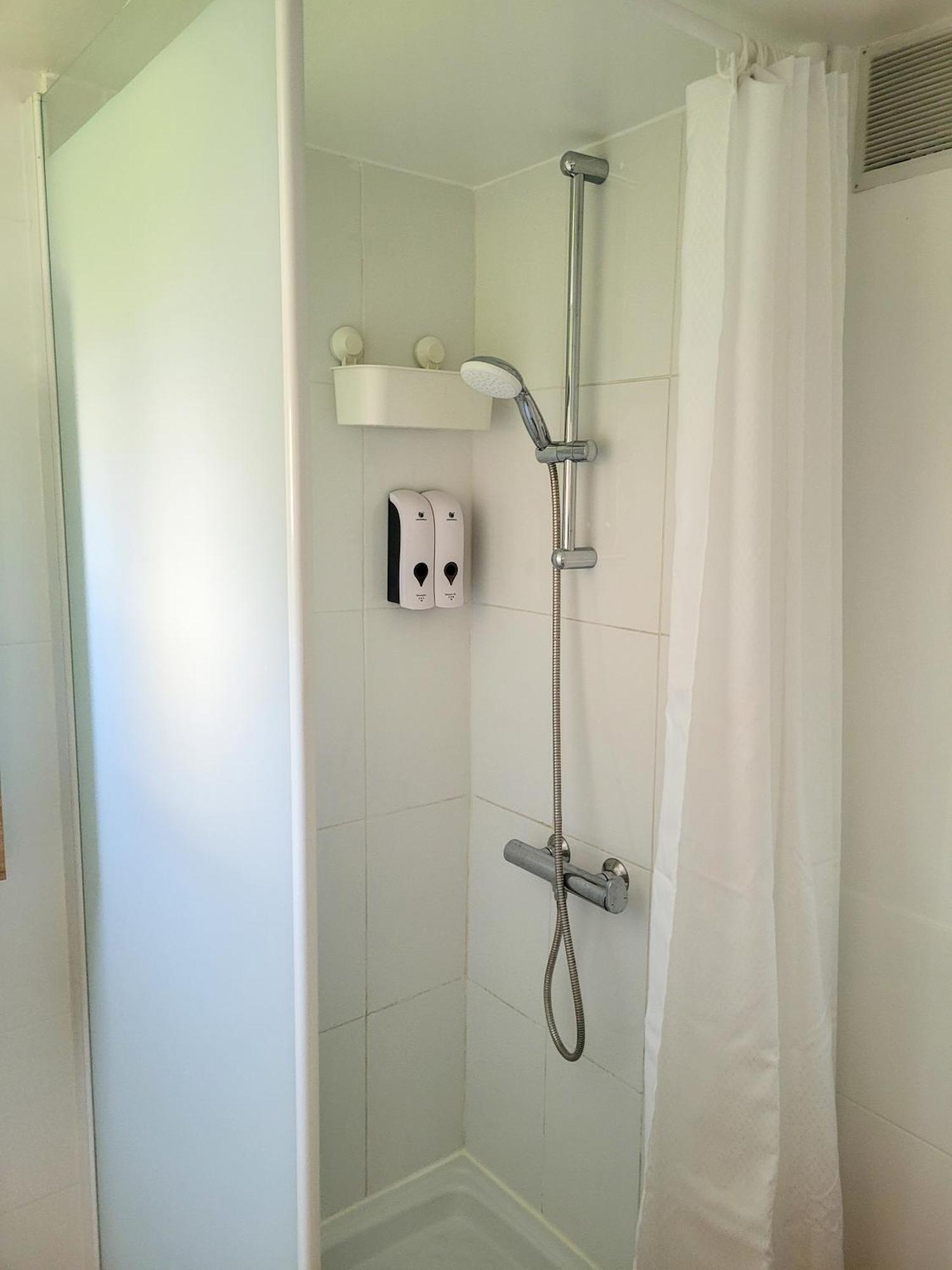 Climatisee Lit Double - Proche Tram & Centre Appartement