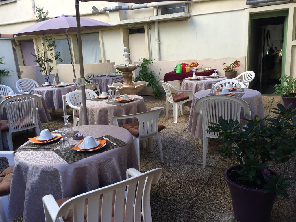 Hotel L'hospitalet Saint Charles 2*