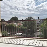 * 3Bedrooms, 2Free Parking, Wifi, Tram 8Min *