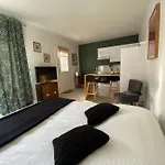 Studio Climatise Dans Un Ancien Domaine Viticole