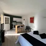 Studio Climatise Dans Un Ancien Domaine Viticole