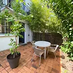 Grand Studio De 38M2 Et Cour Independante De 25M2 Dont Wifi Et Netflix
