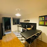 Grand Studio De 38M2 Et Cour Independante De 25M2 Dont Wifi Et Netflix