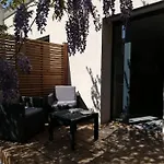 Studio Confortable Dans Villa, Terrasse, Clim