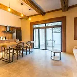 Atelier Ecusson - Premiere Conciergerie