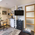 L\'Ecusson - Duplex With Exterior!