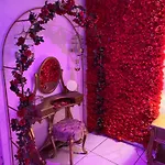 Suite Romantique Avec Jaccuzy A La Gare De Montpellier