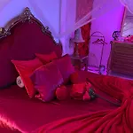 Suite Romantique Avec Jaccuzy A La Gare De Montpellier