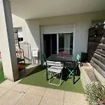 The Bounin Apartment - - Parking And Swimming Pool!