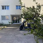 Chaleureux T3, Jardin, Parking, Proche Tramway