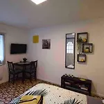 Studio Dans Maison Individuelle