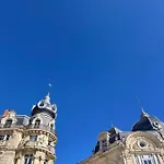 Un Jardin Place De La Comedie
