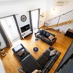 Loft - Climatisation, Parking, Tout Equipe