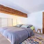 Au Coeur De L\'Ecusson - Appartement De Caractere