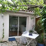 Grand studio avec piscine
