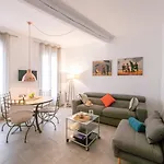 Suite Oisivité classée 3 étoiles avec Terrasse, Climatisation et Garage