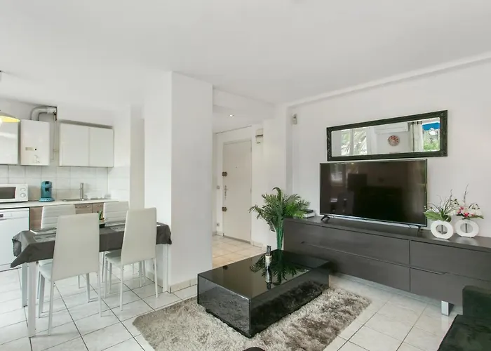 Superbe T2+Parking,Proche Centre Ville & Plages