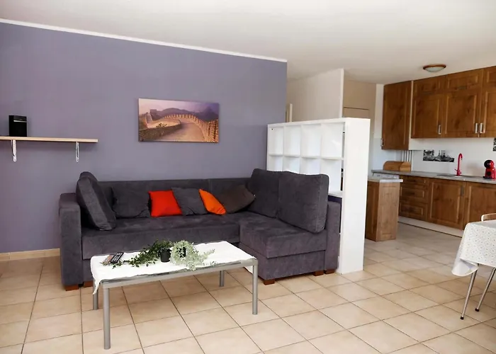 Superbe T3, Spacieux Et Lumineux, 4Eme Etage Avec Ascenseur, Parking Et Terrasse