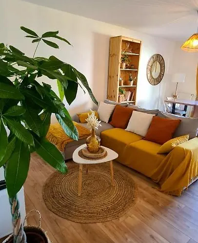 Appartement Avec Terrasse, Parking Et Proche Tramway