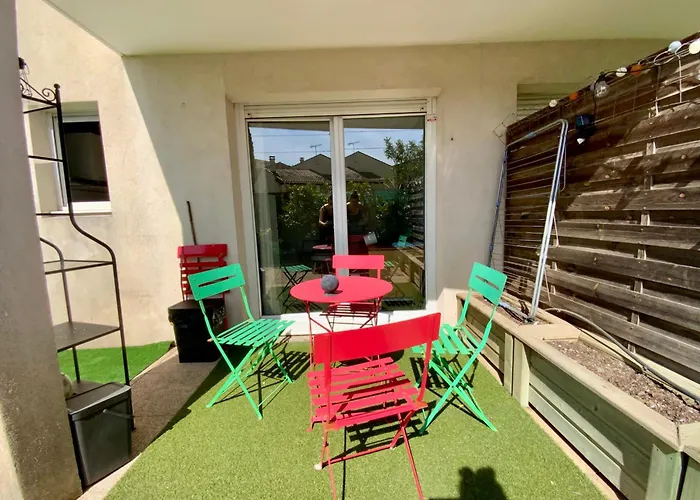 The Bounin Apartment - - Parking And Swimming Pool!