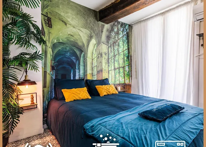 Youmi - Appartement Calme Avec Jacuzzi Et Clim A 5Min De La Comedie, Tram A 200M