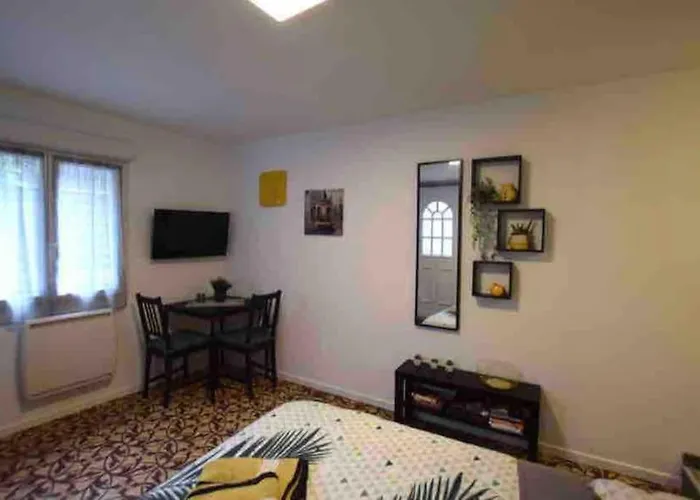 Studio Dans Maison Individuelle