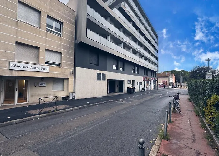 Bienvenue Au Central Fac