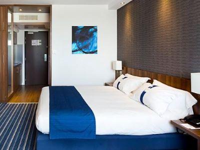 Hotel Holiday Express - Odysseum By Ihg