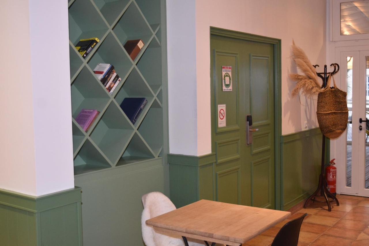 Ibis Centre Polygone Hotel 3*