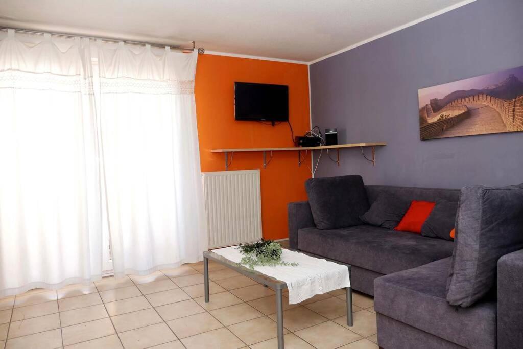 Appartement Superbe T3, Spacieux Et Lumineux, 4eme Etage Avec Ascenseur, Parking Et Terrasse