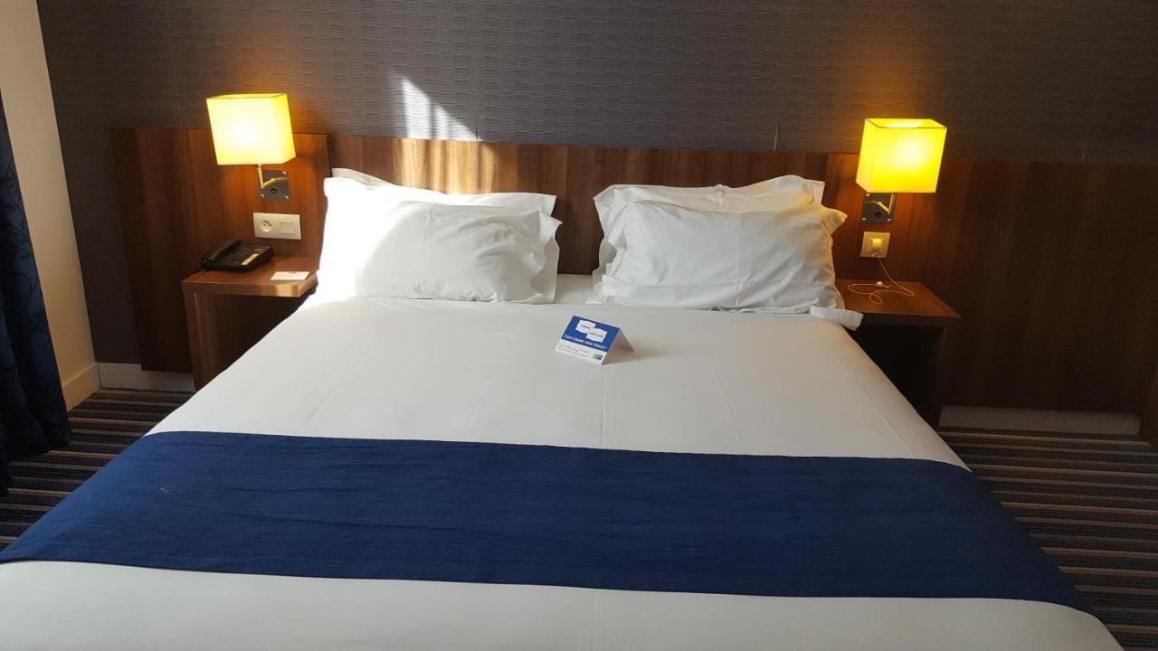 Hotel Holiday Express - Odysseum By Ihg 3*