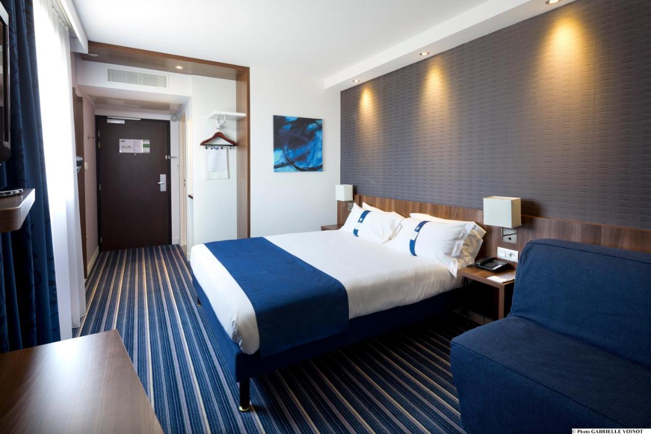 Hotel Holiday Express - Odysseum By Ihg