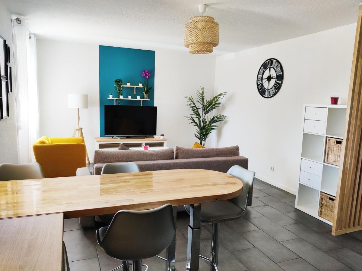 Apartment 450 - T4 + 2 Terrasses + Parking *
