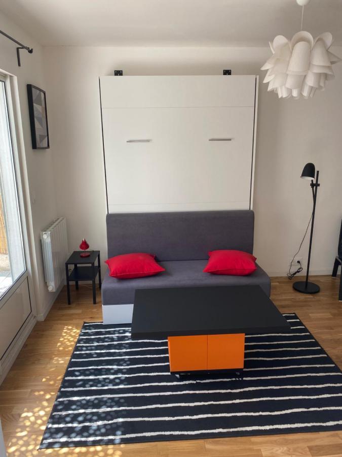 Grand Studio De 38m2 Et Cour Independante De 25m2 Dont Wifi Et Netflix * Montpellier