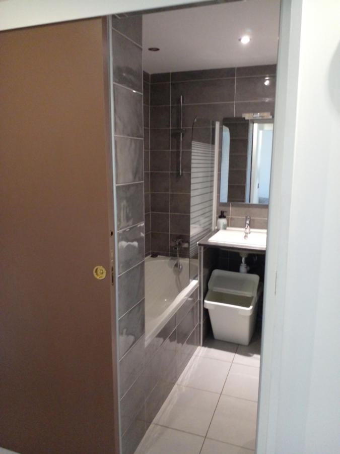 Apartment En Climatise Avec Parking *