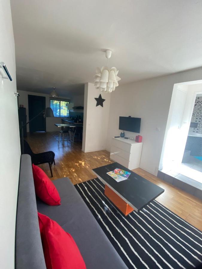 Grand Studio De 38m2 Et Cour Independante De 25m2 Dont Wifi Et Netflix Montpellier