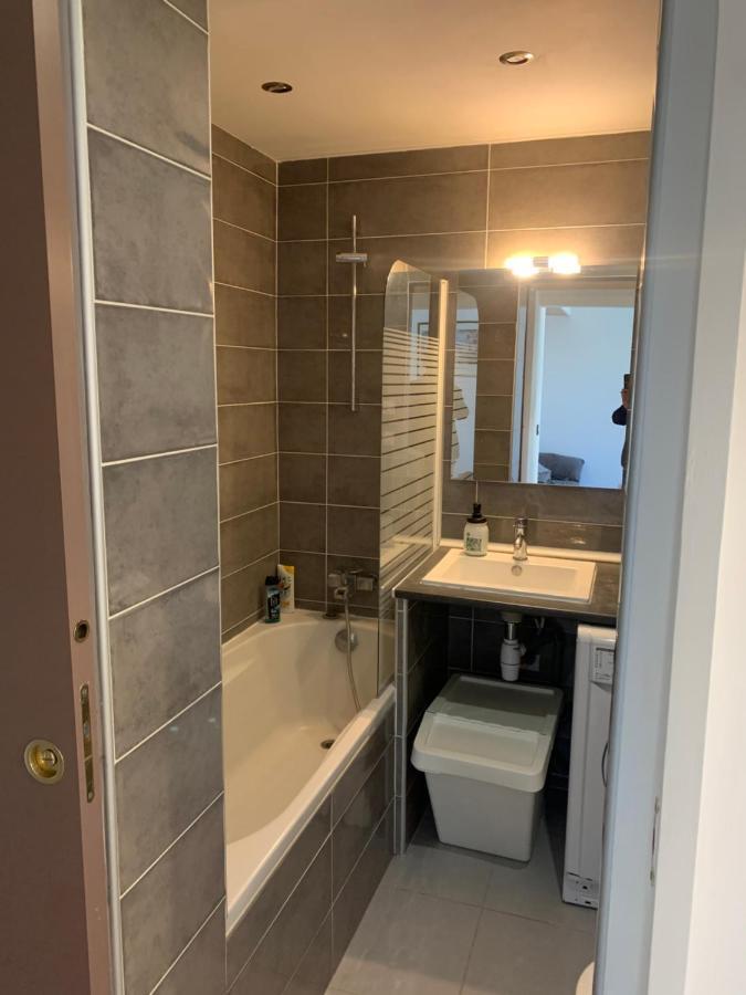 Apartment En Climatise Avec Parking *