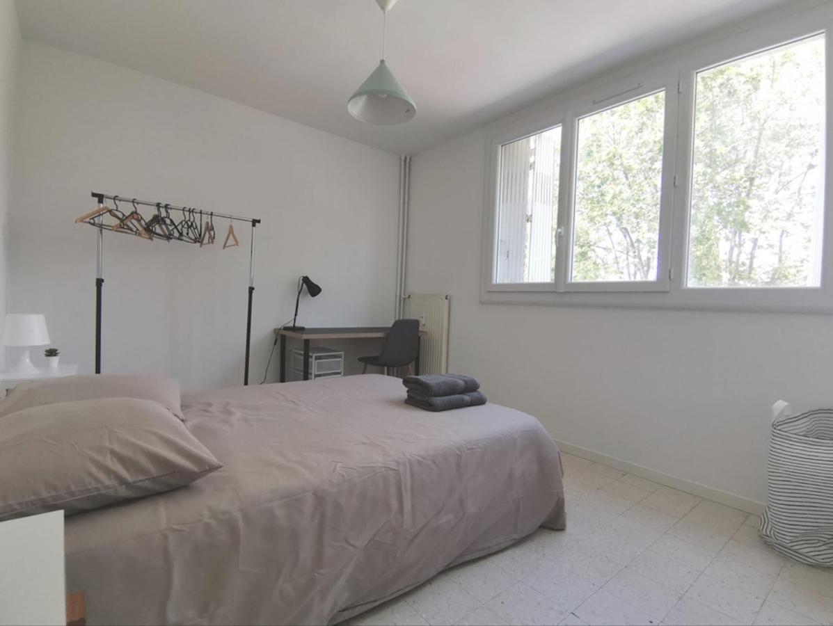 * 3bedrooms, 2free Parking, Wifi, Tram 8min * Appartement *